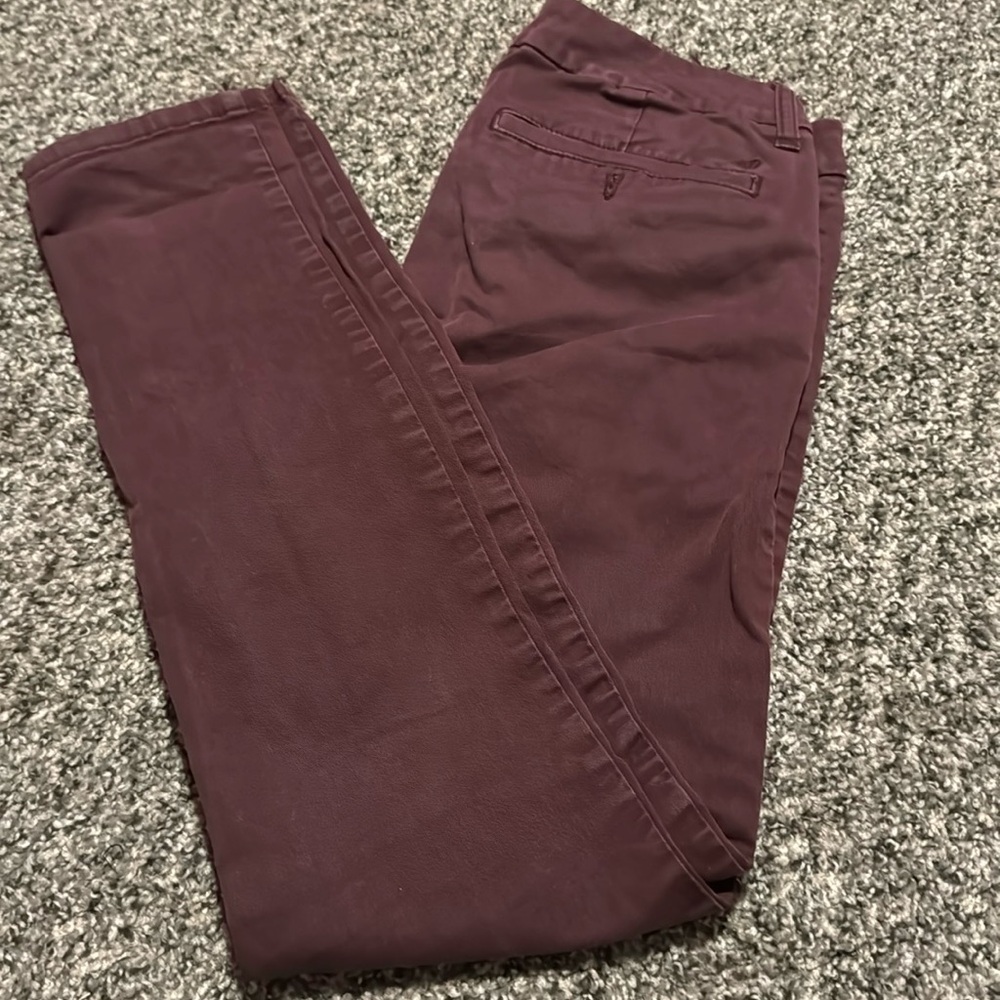 Woman’s American Eagle Burgundy size  4 skinny work pants
